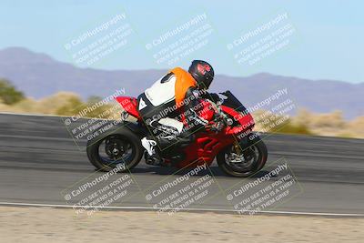 media/Dec-15-2023-Apex Assassins (Fri) [[91f19fb1c7]]/Racer 2/Session 2 (Bowl Exit)/